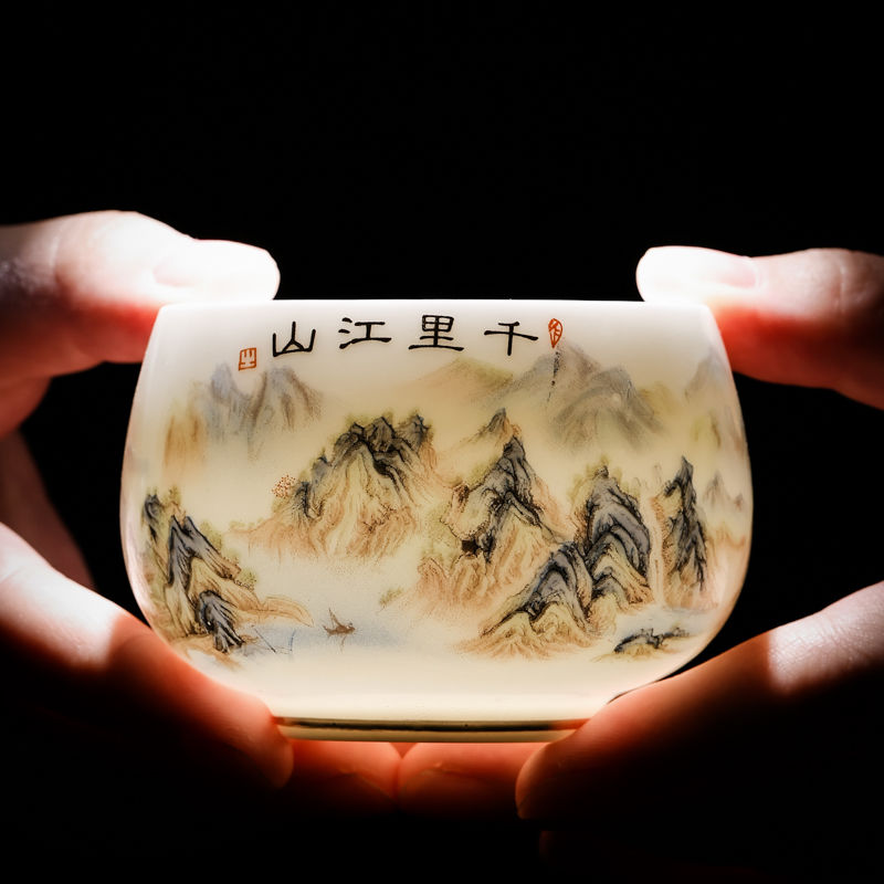【汀和大福】千里江山圖茶盞羊脂玉主人杯 【汀和大福】千里江山圖茶盞羊脂玉主人杯